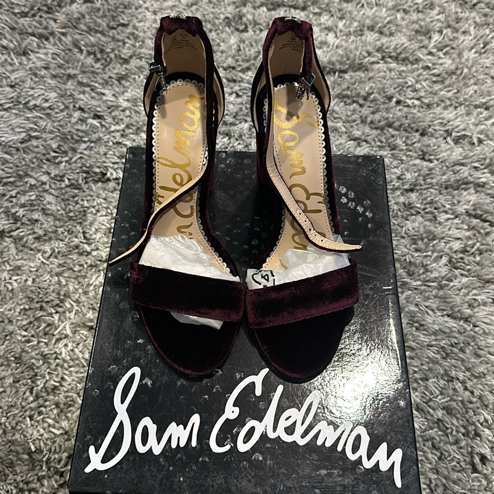 Sam Edelman Yaro Heels in Berry Wine Velvet size 5